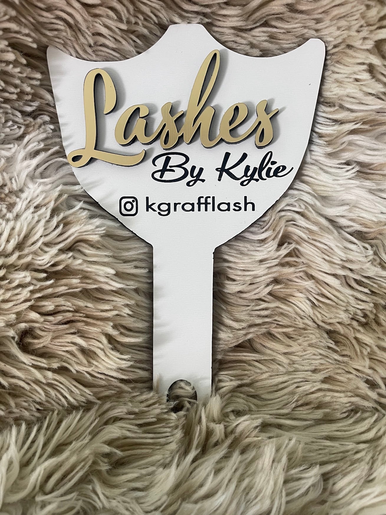 Lash tech prop with mirror